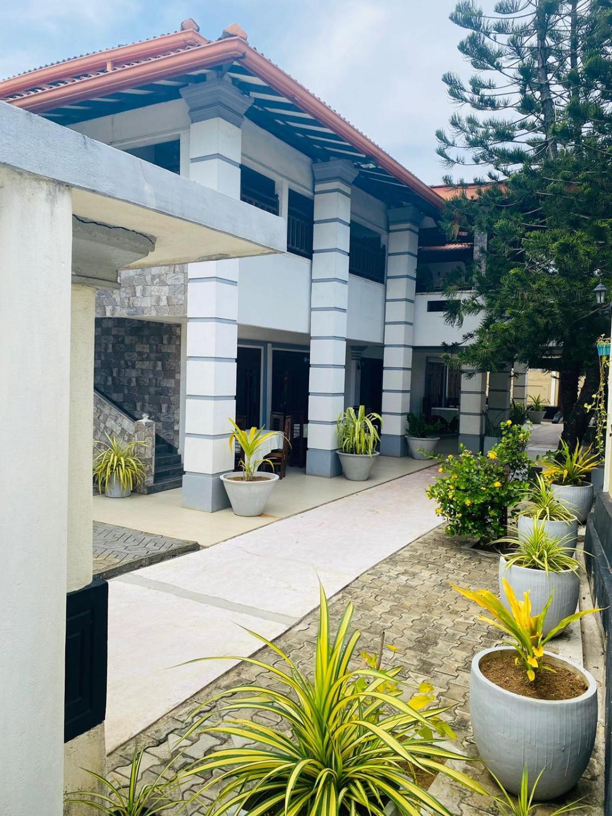 New Ocean Hill Hotel Hikkaduwa Exterior foto